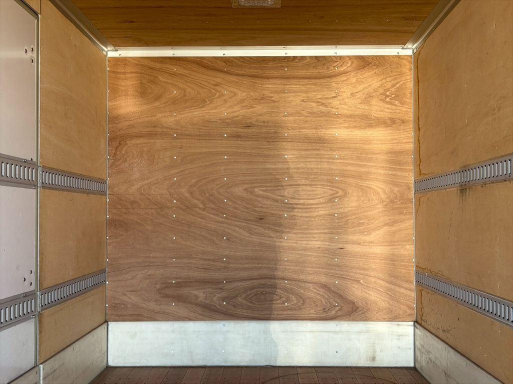 いすゞ エルフ 2RG-NPR88YN(2WD)の写真7