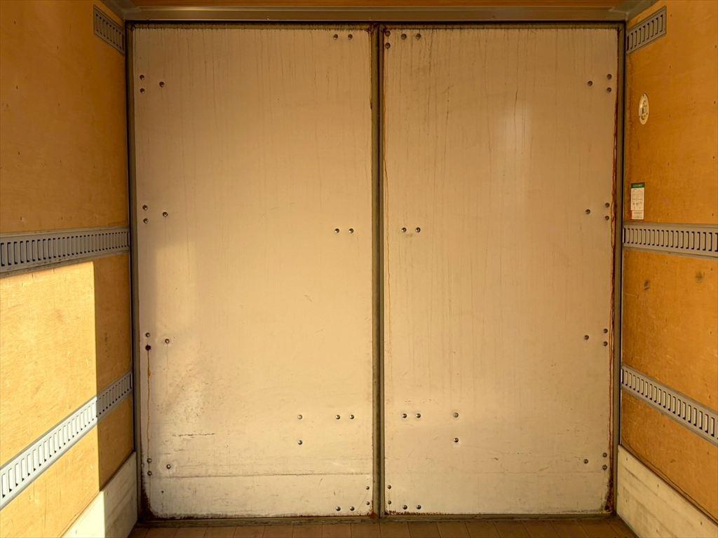 いすゞ エルフ 2RG-NPR88YN(2WD)の写真11