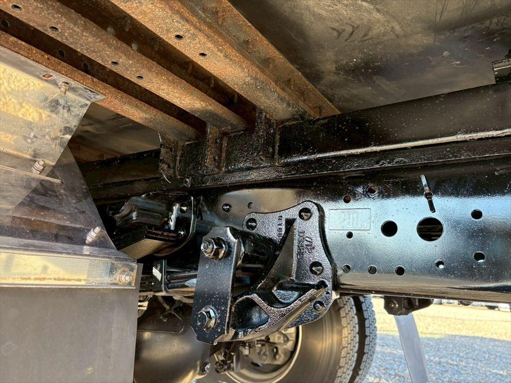 いすゞ エルフ 2RG-NPR88YN(2WD)の写真15