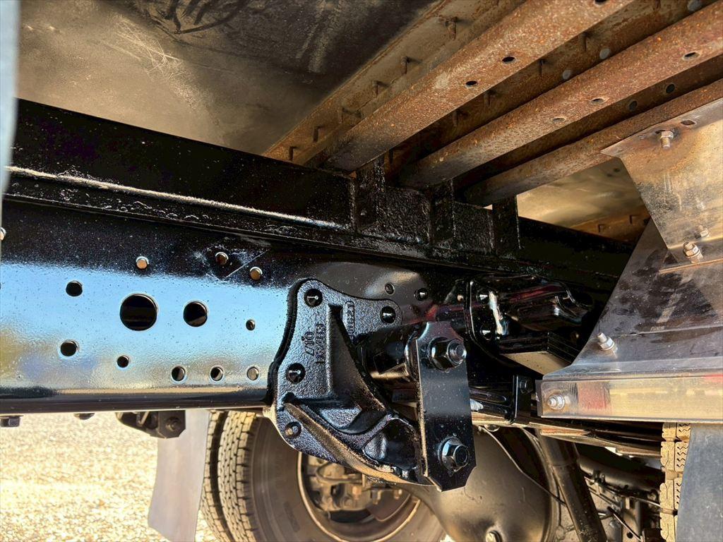 いすゞ エルフ 2RG-NPR88YN(2WD)の写真16