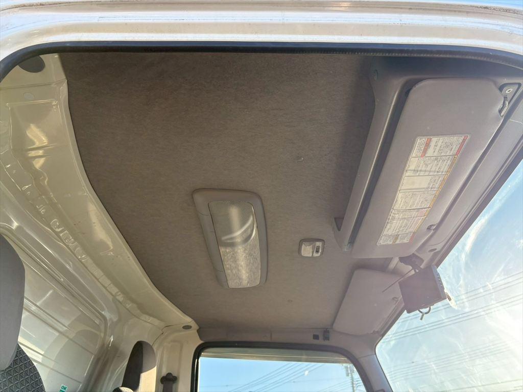 いすゞ エルフ 2RG-NPR88YN(2WD)の写真24