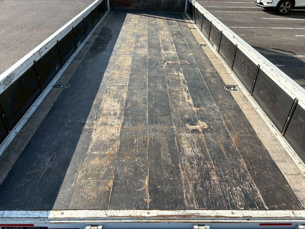 いすゞ フォワード 2PG-FRR90S2(2WD)の写真8