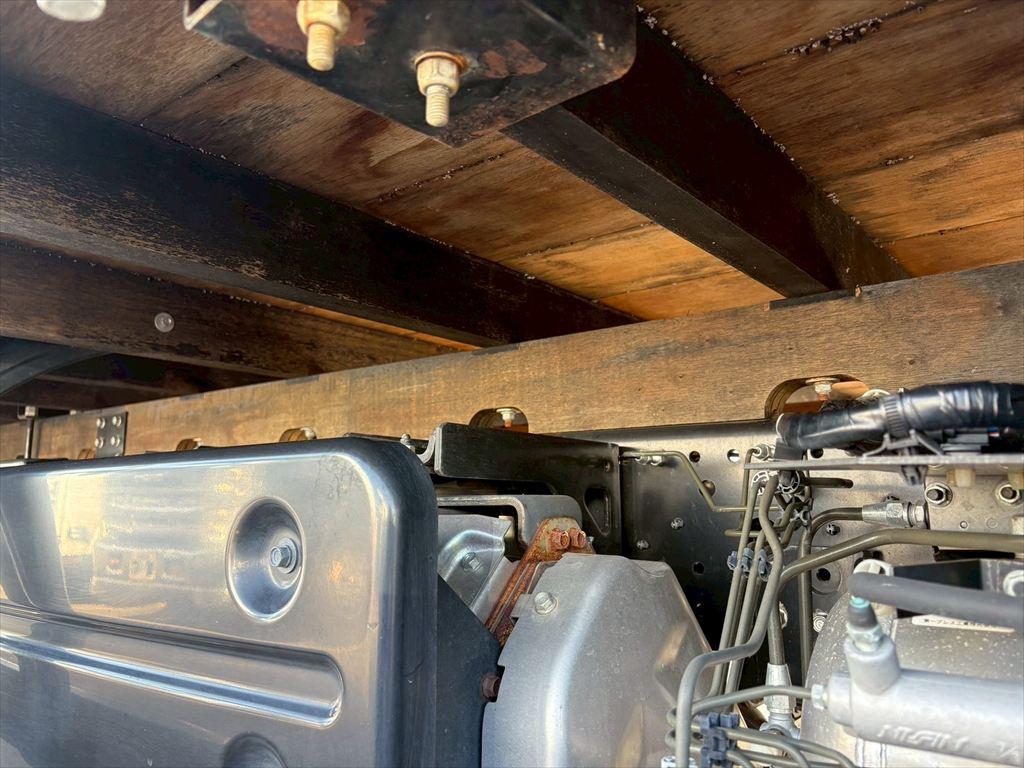 いすゞ フォワード 2PG-FRR90S2(2WD)の写真15