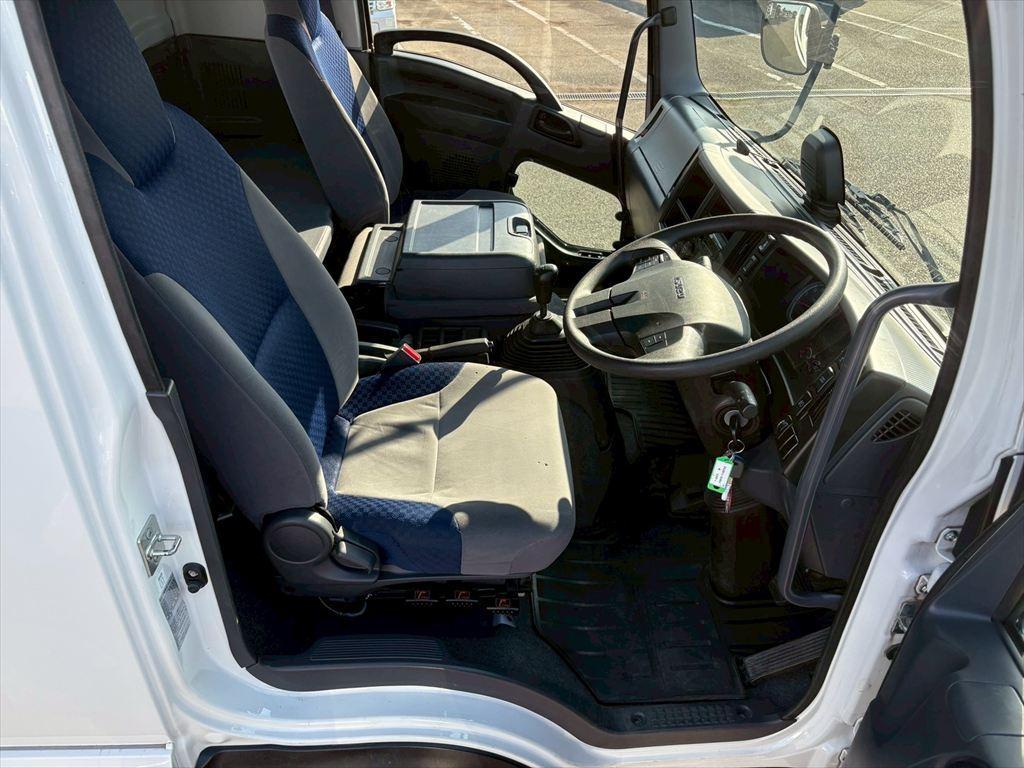 いすゞ フォワード 2PG-FRR90S2(2WD)の写真21