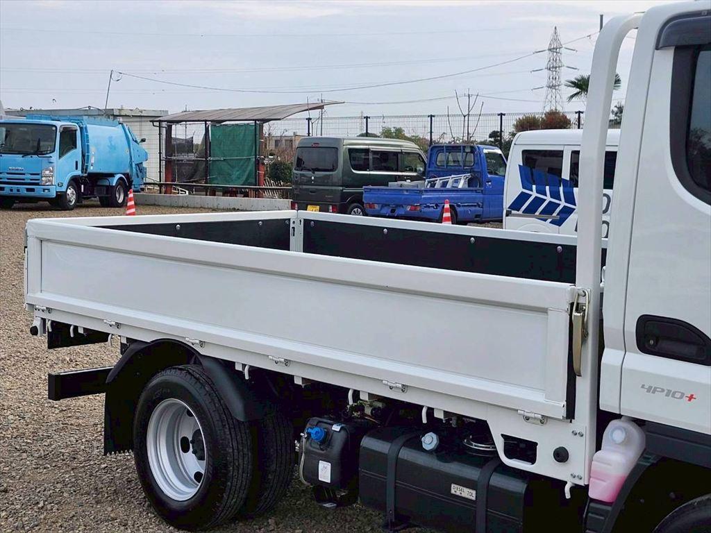 三菱 キャンター 2TG-FBA00(2WD)の写真5