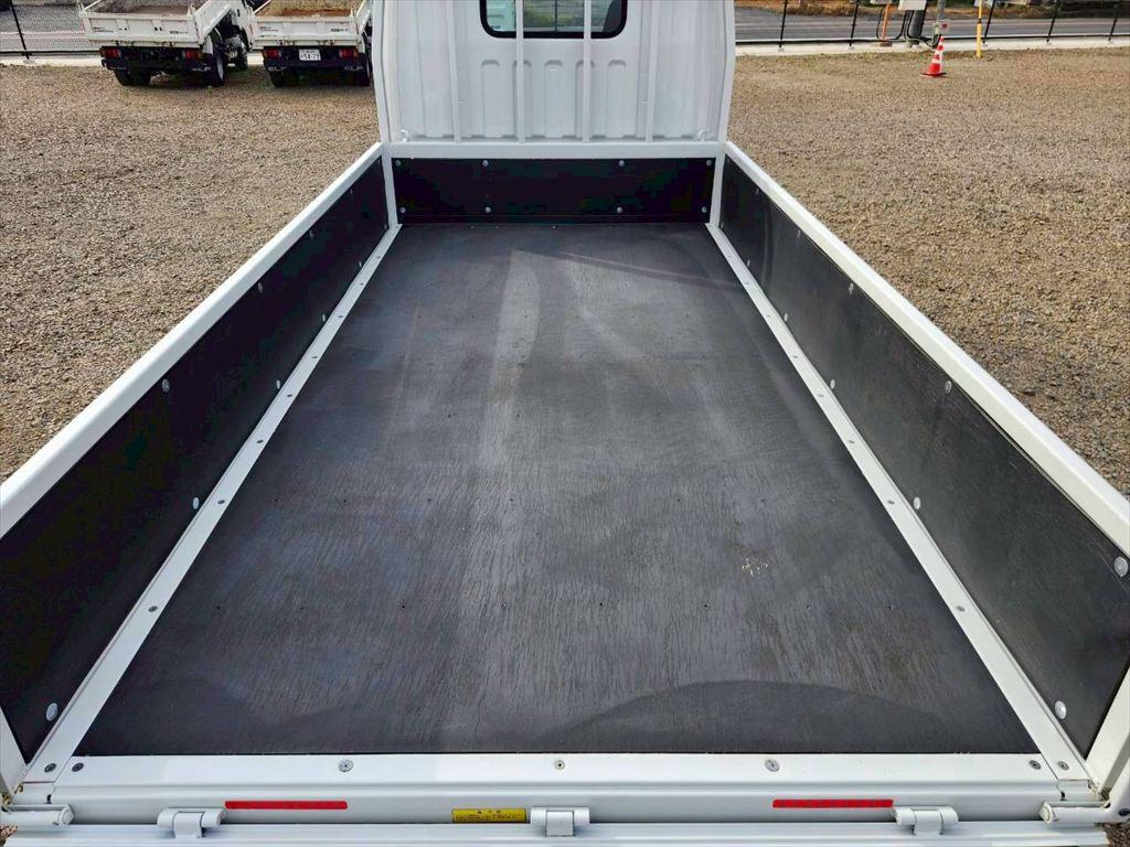 三菱 キャンター 2TG-FBA00(2WD)の写真8