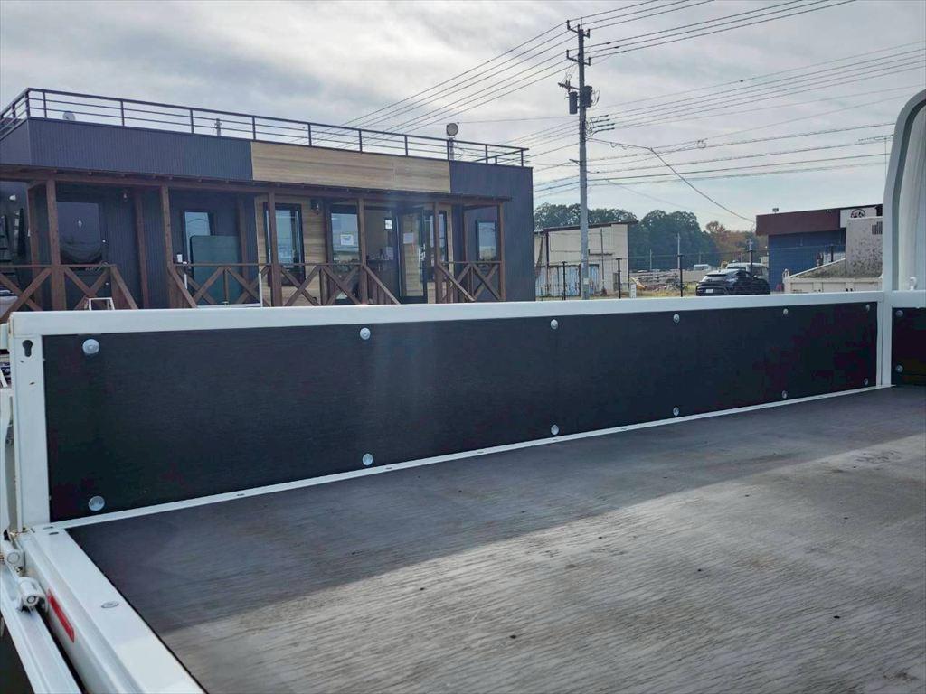 三菱 キャンター 2TG-FBA00(2WD)の写真9