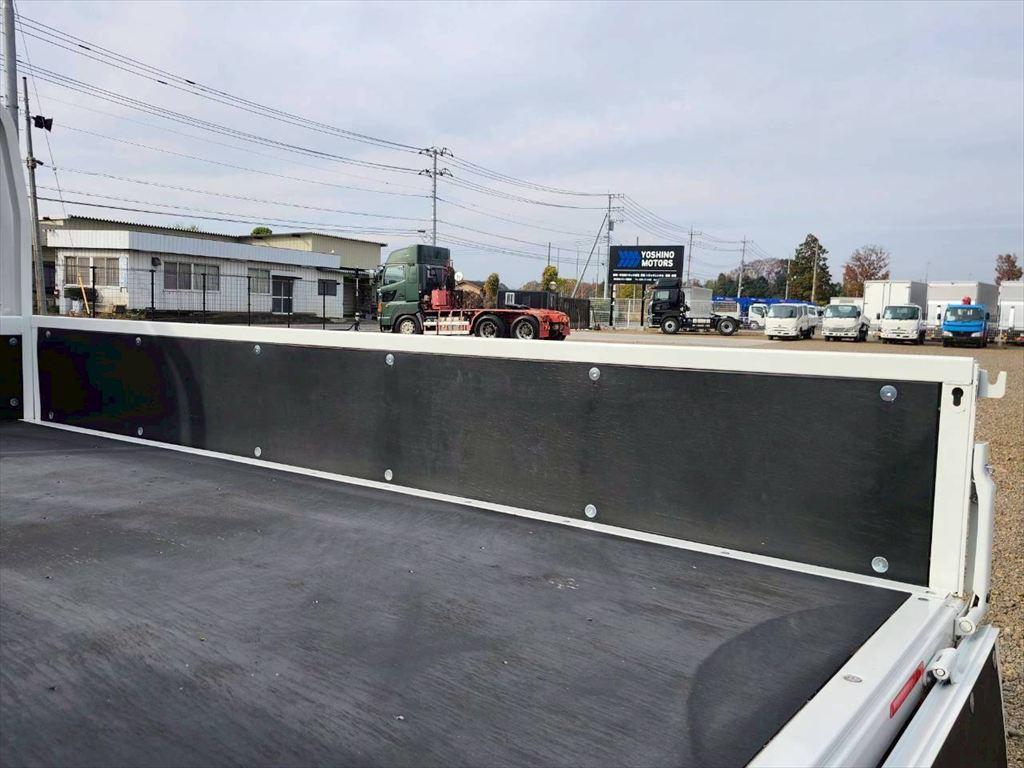 三菱 キャンター 2TG-FBA00(2WD)の写真10