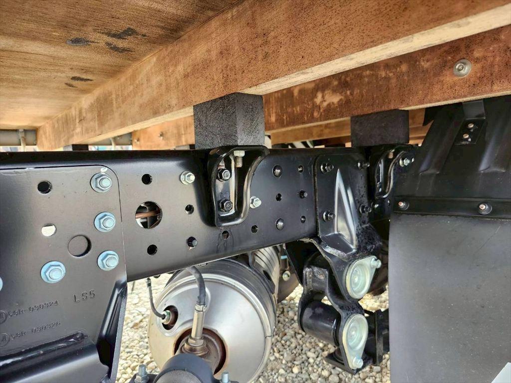 三菱 キャンター 2TG-FBA00(2WD)の写真15