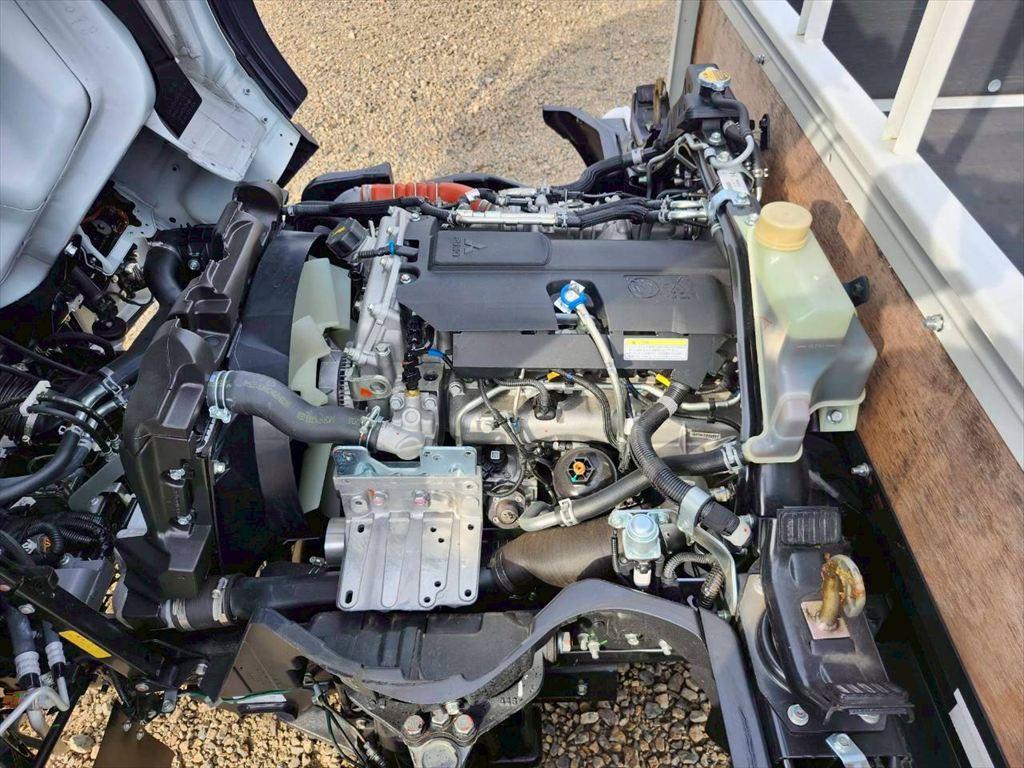 三菱 キャンター 2TG-FBA00(2WD)の写真18