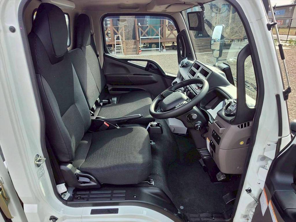 三菱 キャンター 2TG-FBA00(2WD)の写真20