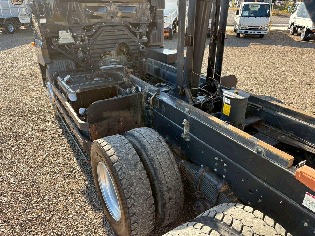 日野 プロフィア QKG-FS1EKAA(6x4)の写真15