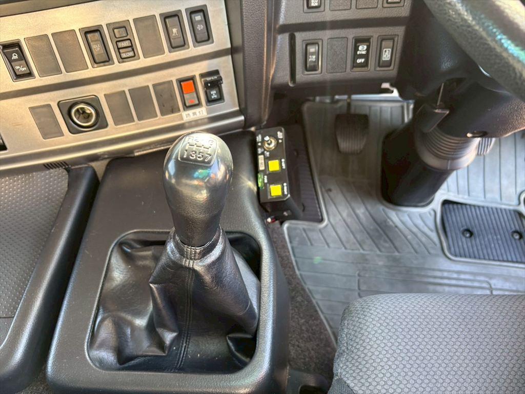 日野 プロフィア QKG-FS1EKAA(6x4)の写真23