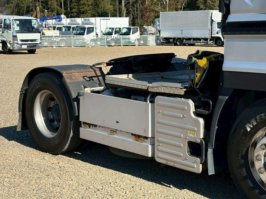 いすゞ ギガ QKG-EXD52BD(2WD)の写真5