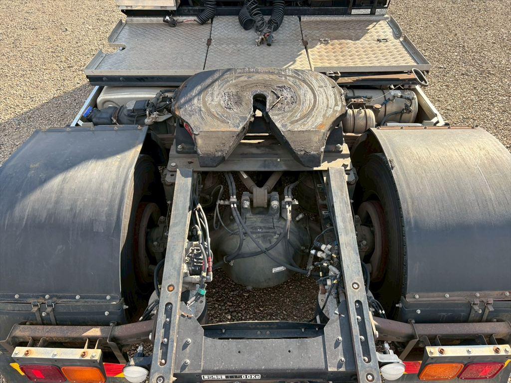 いすゞ ギガ QKG-EXD52BD(2WD)の写真8