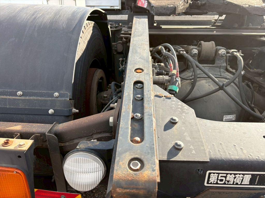 いすゞ ギガ QKG-EXD52BD(2WD)の写真11