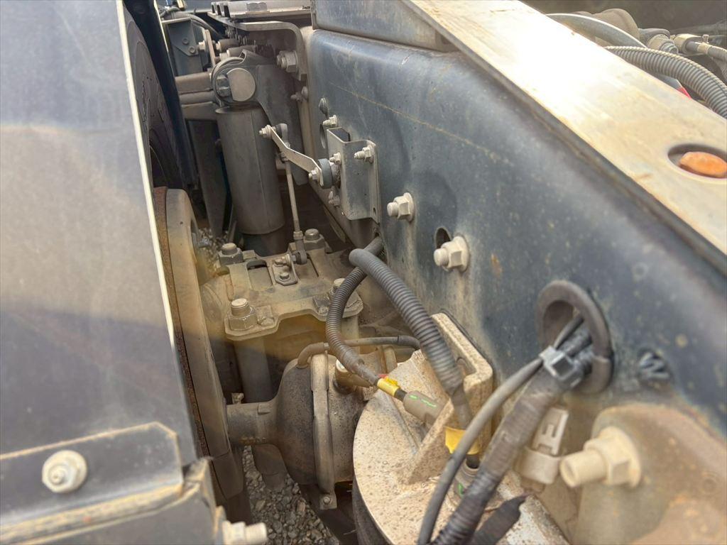 いすゞ ギガ QKG-EXD52BD(2WD)の写真15