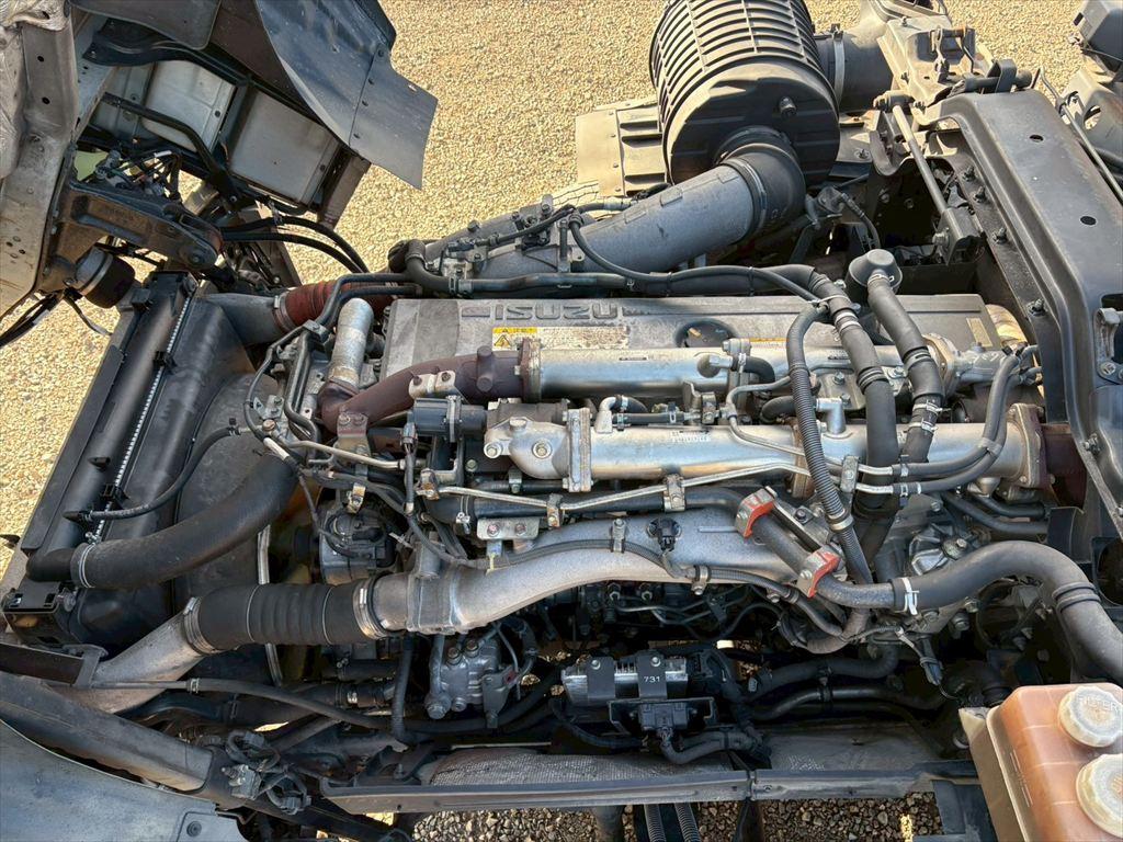 いすゞ ギガ QKG-EXD52BD(2WD)の写真18