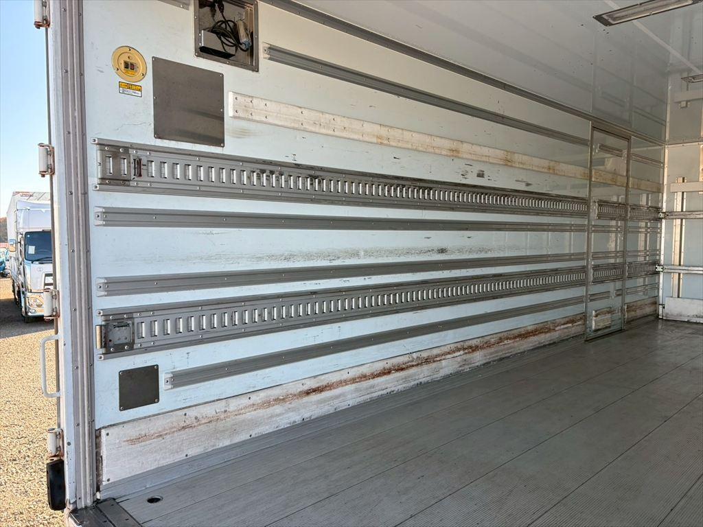 日野 レンジャー 2KG-FC2ABG(2WD)の写真9