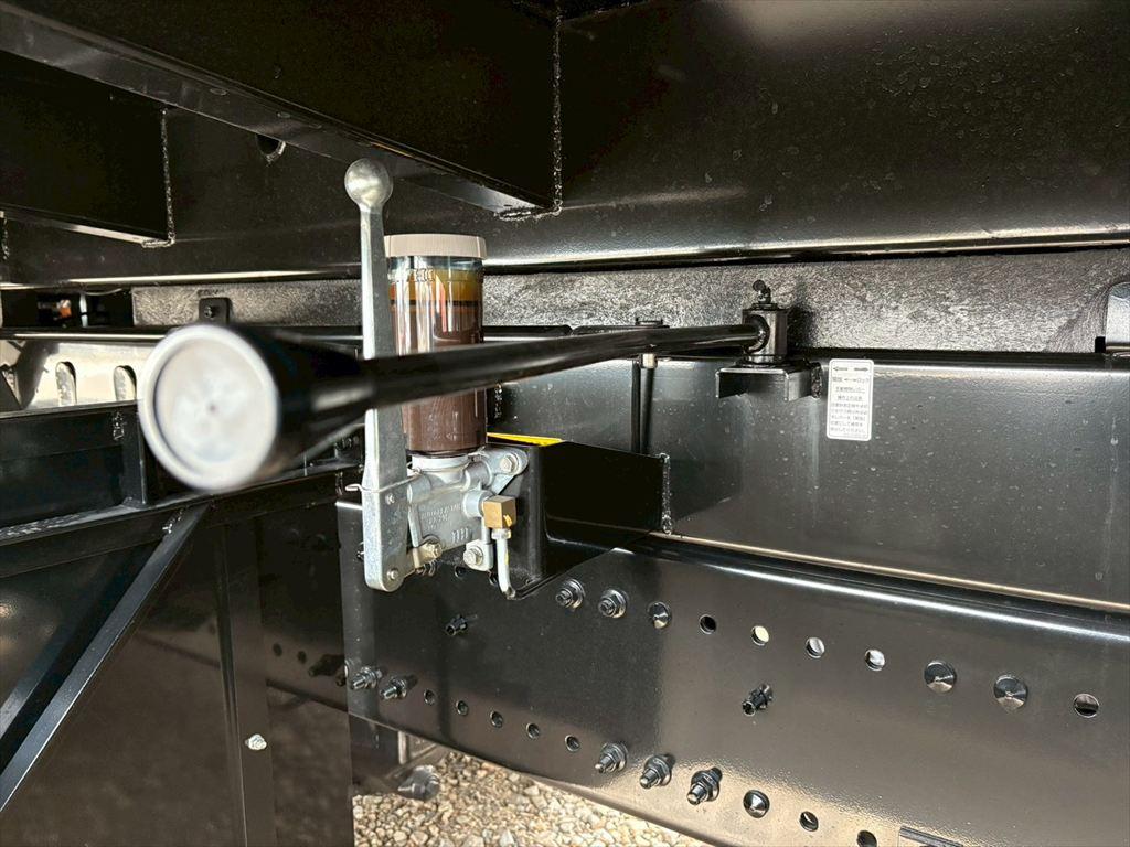 日野 プロフィア 2DG-FS1AJE(6x4)の写真17