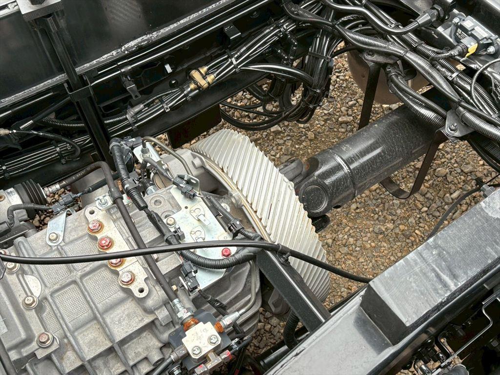 日野 プロフィア 2DG-FS1AJE(6x4)の写真18