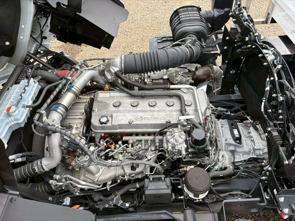 日野 プロフィア 2DG-FS1AJE(6x4)の写真19