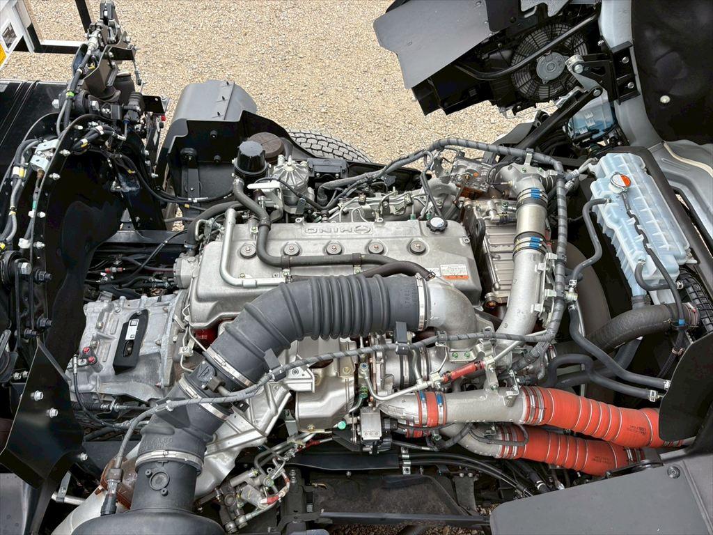 日野 プロフィア 2DG-FS1AJE(6x4)の写真20