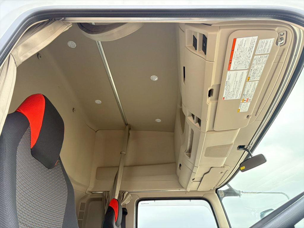 日野 プロフィア 2DG-FS1AJE(6x4)の写真24