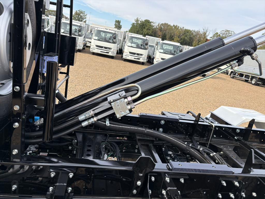 三菱 ファイター 2KG-FK72F(2WD)の写真9