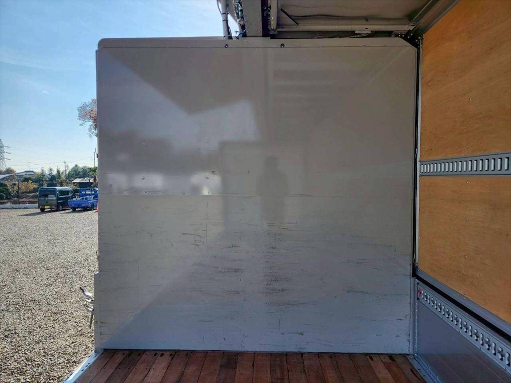 いすゞ フォワード 2RG-FTR90V4(2WD)の写真7