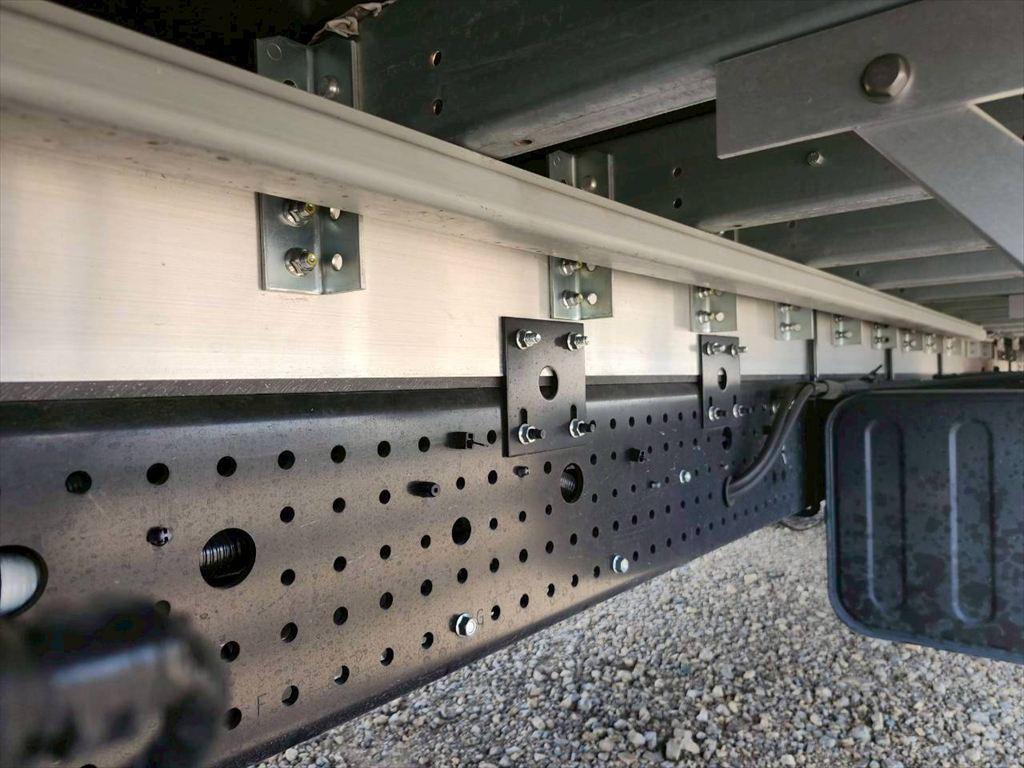 いすゞ フォワード 2RG-FTR90V4(2WD)の写真14