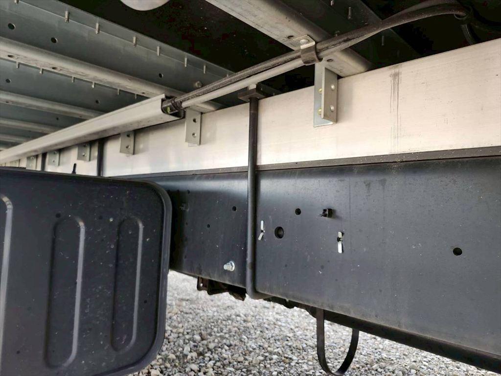 いすゞ フォワード 2RG-FTR90V4(2WD)の写真15