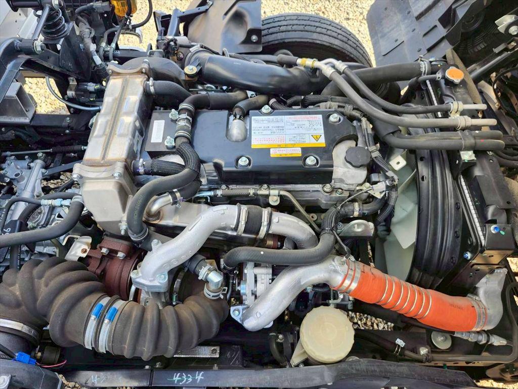 いすゞ フォワード 2RG-FTR90V4(2WD)の写真19