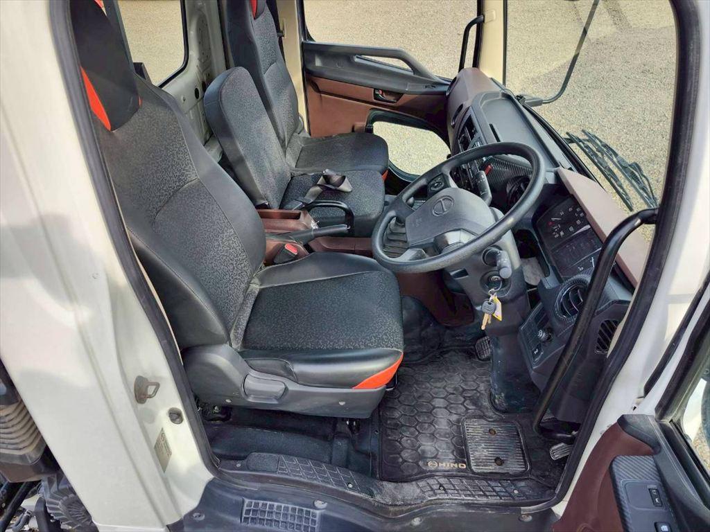 日野 レンジャー 2KG-FC2ABA(2WD)の写真21