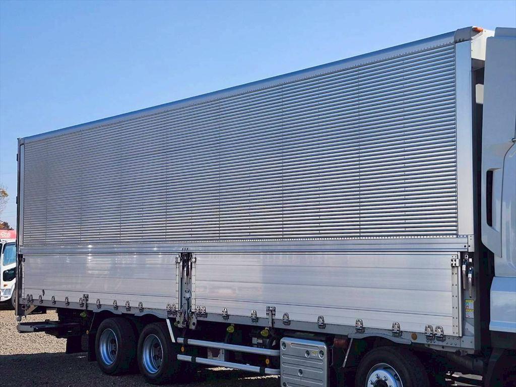 いすゞ ギガ 2PG-CYJ77C(8x4)の写真5