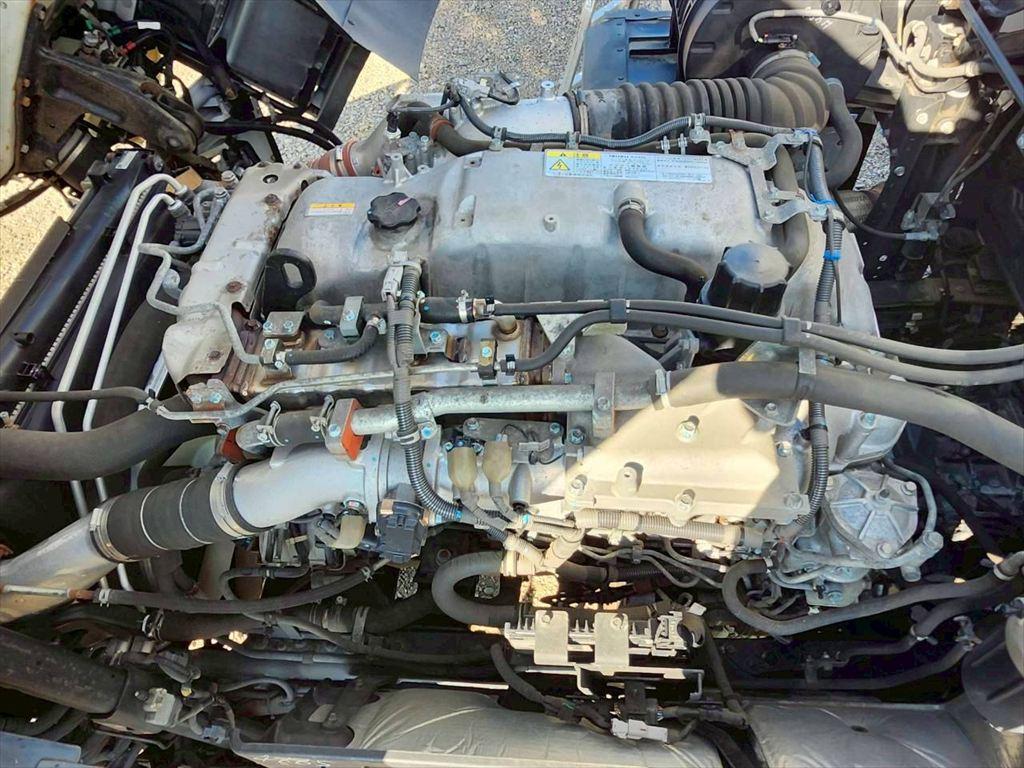 いすゞ ギガ 2PG-CYJ77C(8x4)の写真18