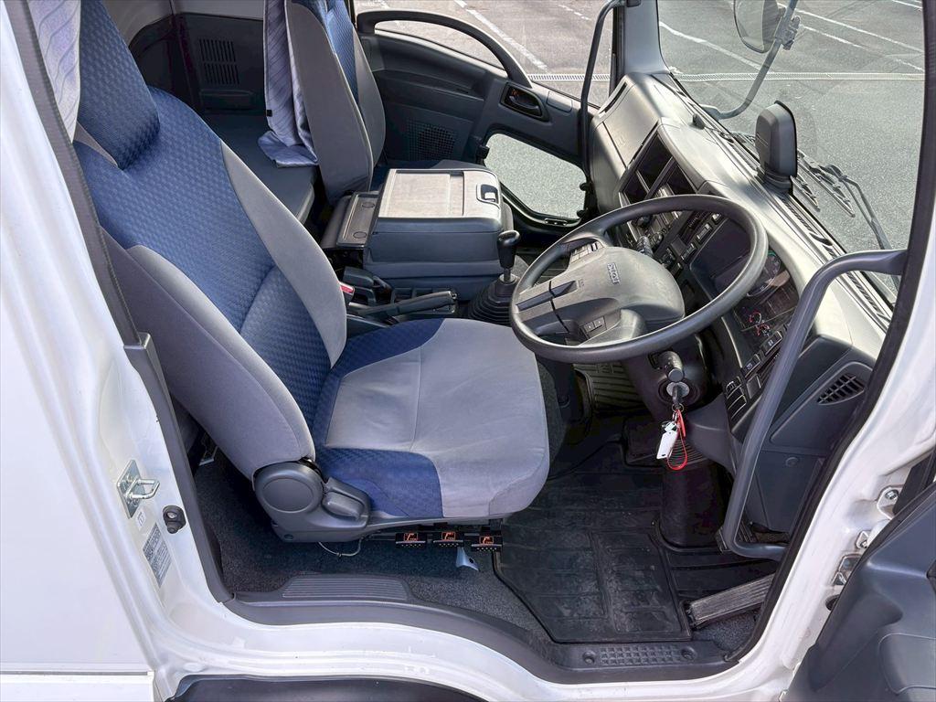 いすゞ フォワード 2PG-FRR90S2(2WD)の写真21