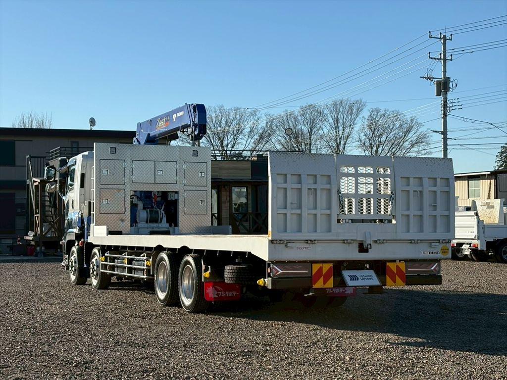 いすゞ ギガ 2PG-CYH77D(8x4)の写真3