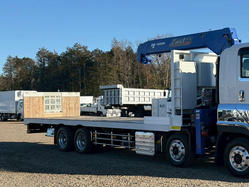 いすゞ ギガ 2PG-CYH77D(8x4)の写真5