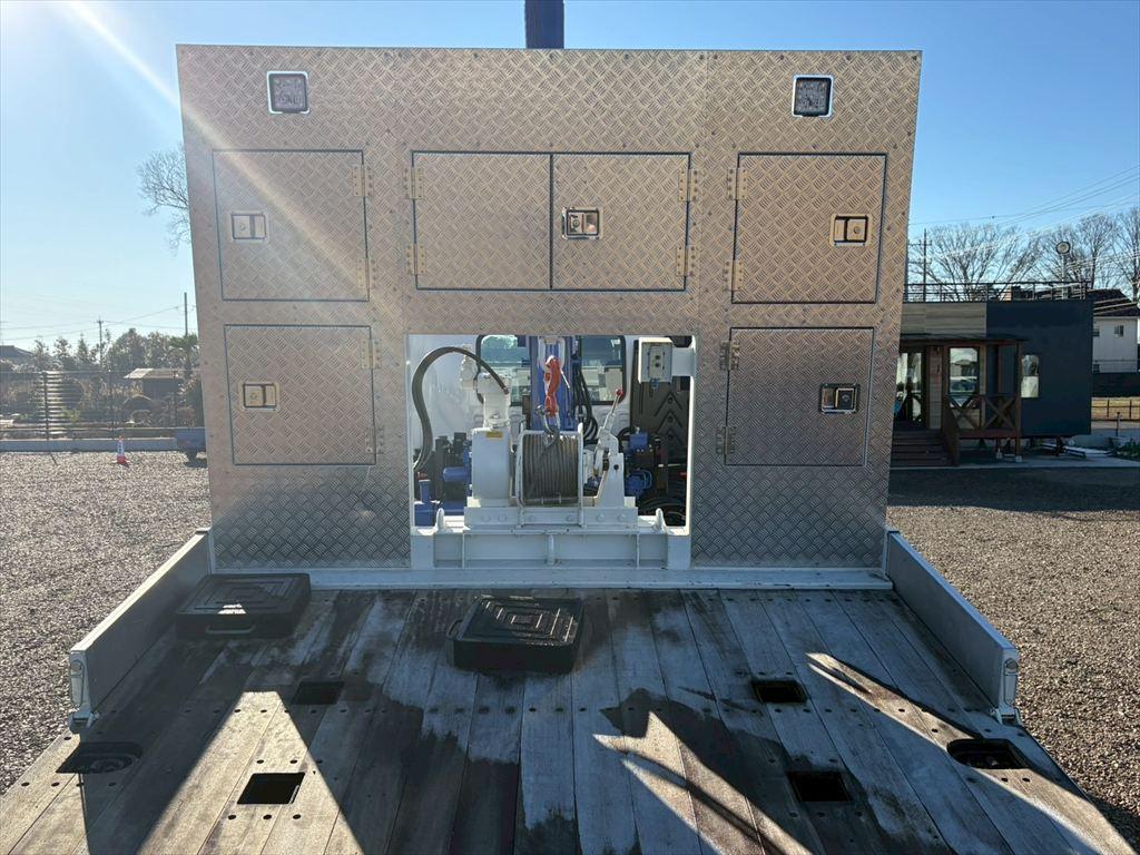 いすゞ ギガ 2PG-CYH77D(8x4)の写真7