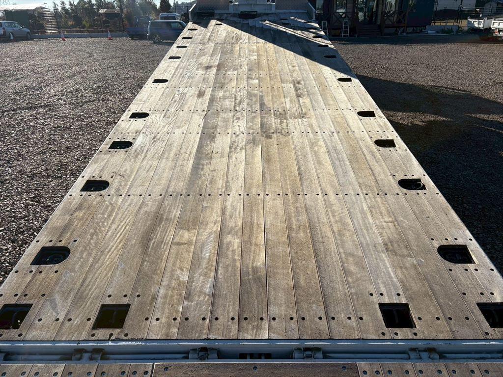 いすゞ ギガ 2PG-CYH77D(8x4)の写真10