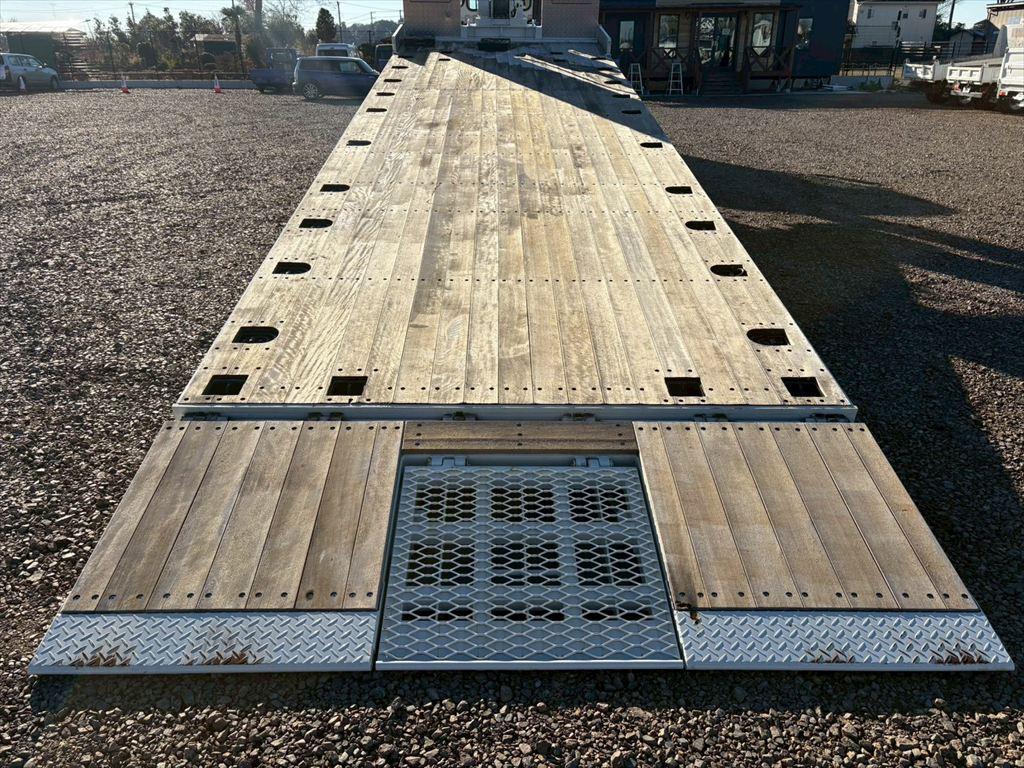 いすゞ ギガ 2PG-CYH77D(8x4)の写真11