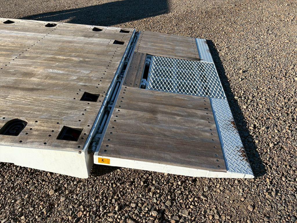 いすゞ ギガ 2PG-CYH77D(8x4)の写真12