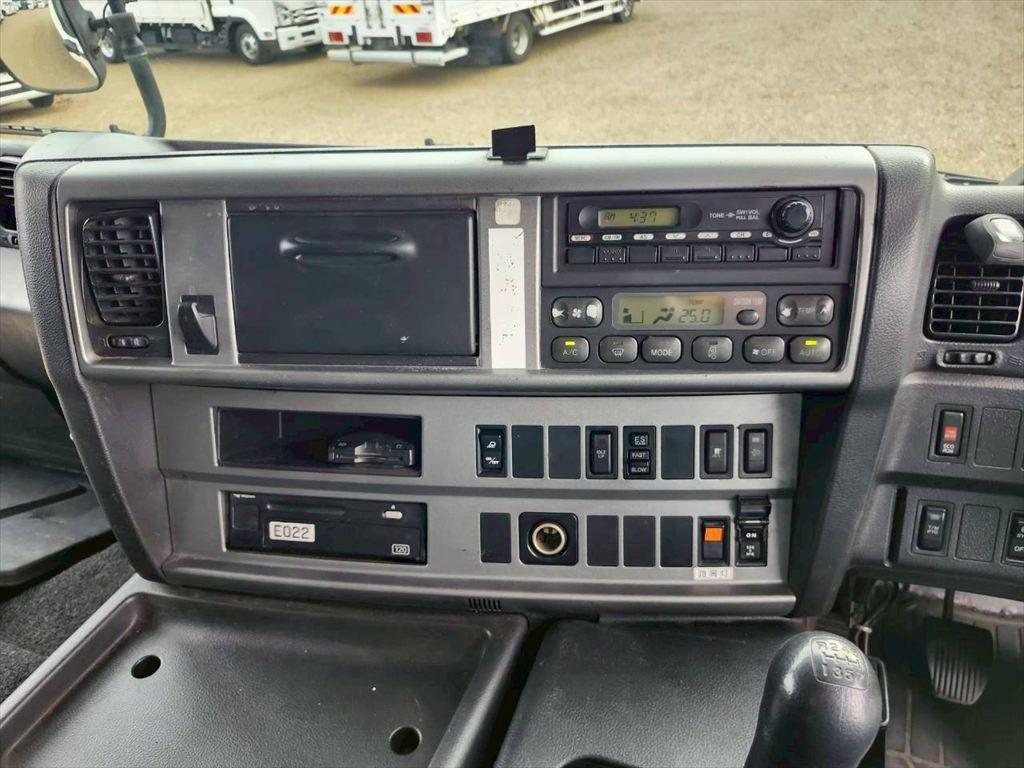 日野 プロフィア LKG-FS1AKAA(6x4)の写真22