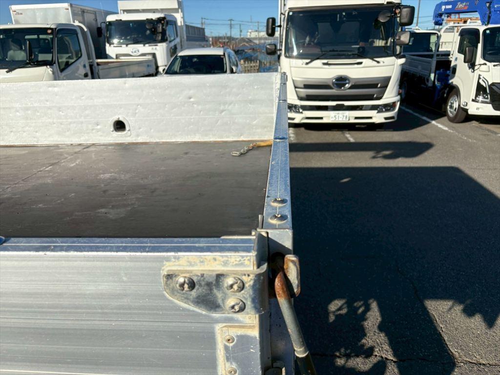 いすゞ エルフ 2RG-NPR88YN(2WD)の写真13