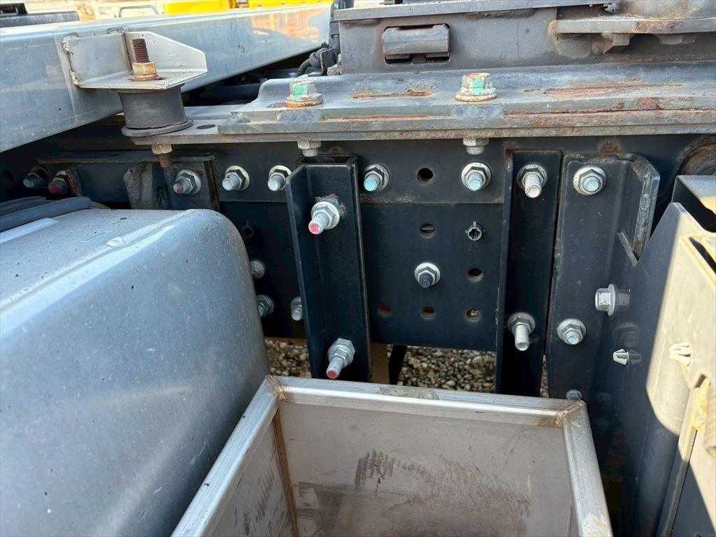 日野 プロフィア 2DG-SH1EEGG(2WD)の写真16