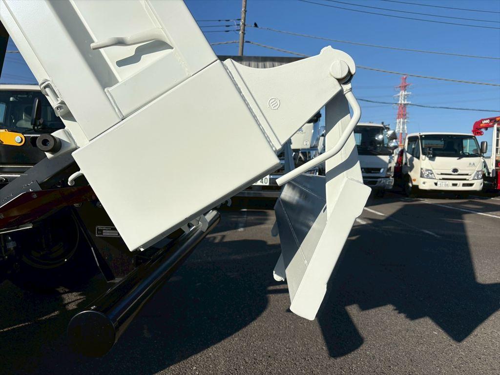 三菱 ファイター 2KG-FK72F(2WD)の写真12