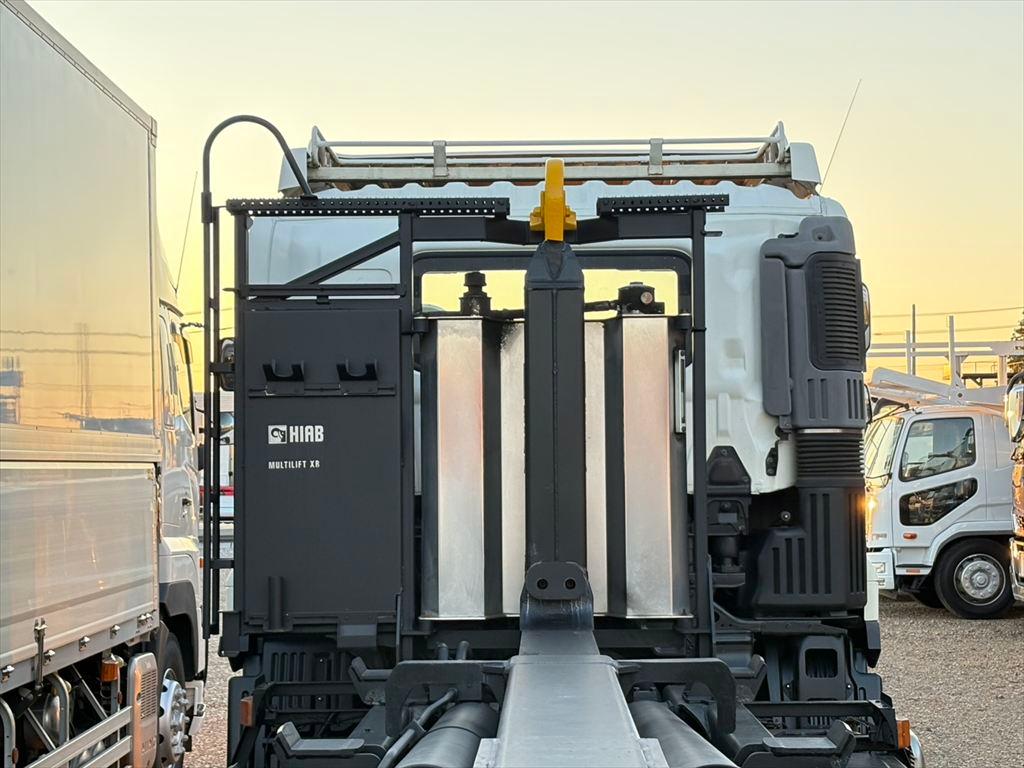 日野 プロフィア QKG-FS1EWBA(6x4)の写真7