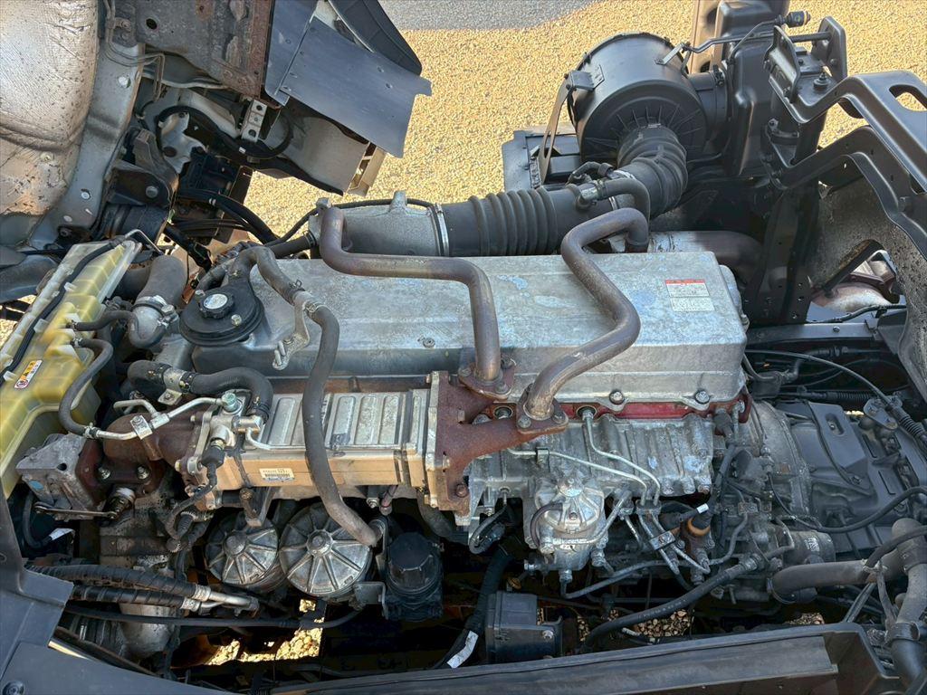 日野 プロフィア QKG-FS1EWBA(6x4)の写真18