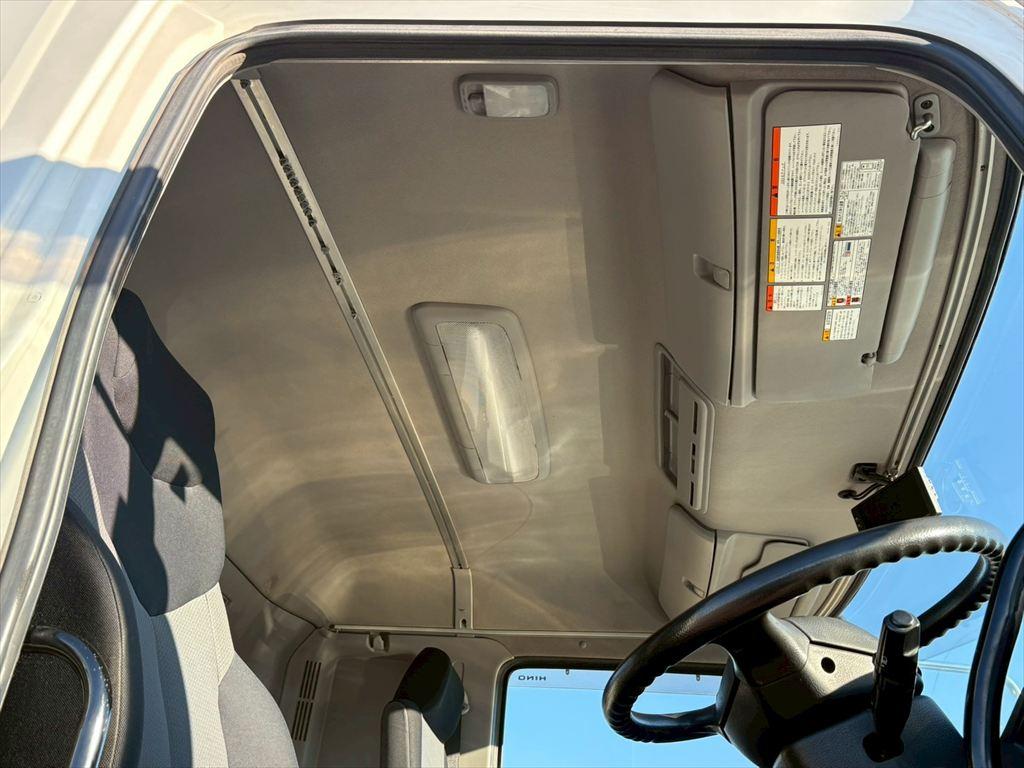 日野 プロフィア QKG-FS1EWBA(6x4)の写真24